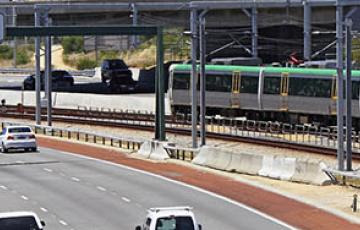 Mandurah Line Train along Kwinana Fwy